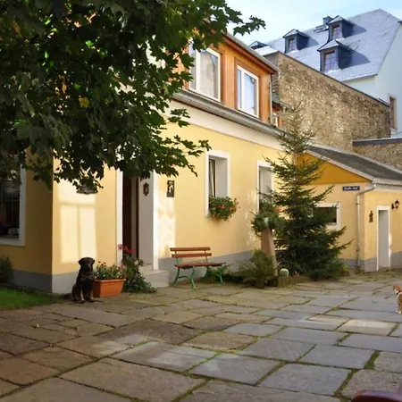 Apartment Vierseitenhof Linke *